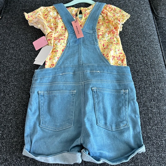 NWT BCBG GIRLS 2 Piece Overalls Shorts and Shirt Set - Picture 2 of 2